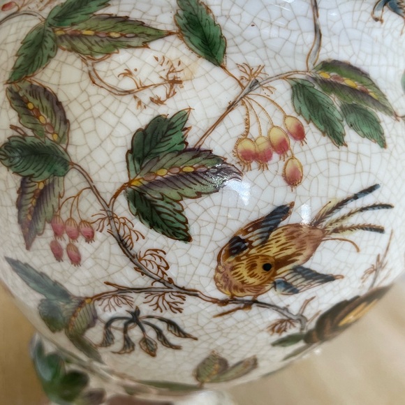 Wong Lee 10” Floral Bird Oriental Pedestal Base Vase/Urn - Picture 10 of 11